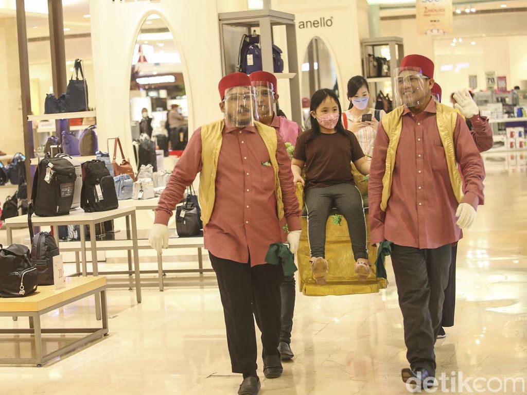 Jadi Raja dan Ratu Sehari di Pusat Perbelanjaan Jakarta