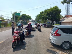 Jalur Selatan Probolinggo Macet 5 KM, Kendaraan Dialihkan ke Jalan Alternatif