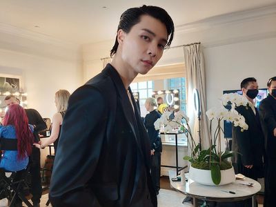 Penampilan Glamour 8 Artis Korea di MET Gala, Siwon SuJu Hingga Johnny NCT