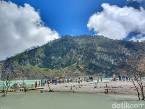 Kenaikan Harga BBM Bikin Objek Wisata Kawah Putih Bandung Sepi Kenaikan Harga BBM Bikin Objek Wisata Kawah Putih Bandung Sepi