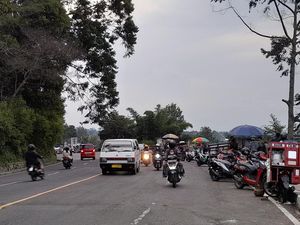 Cisarua Puncak Ramai Lancar, Arus Lalu Lintas Normal di Dua Arah Cisarua Puncak Ramai Lancar, Arus Lalu Lintas Normal di Dua Arah
