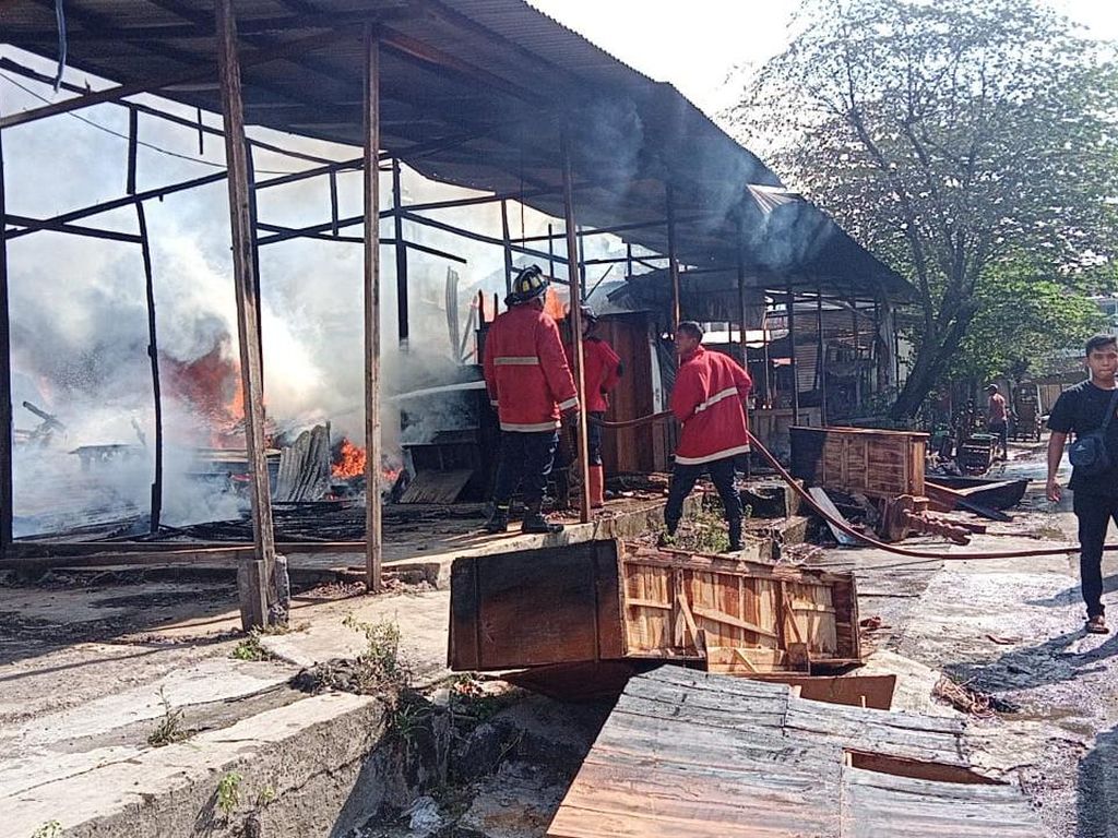 Gibran Minta Polisi Cepat Temukan Penyebab Kebakaran Pasar Mebel