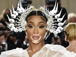 Kontroversi MET Gala 2022, Tema Gilded Glamour and White Tie Tuai Kritikan