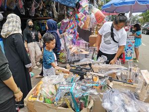 Mainan China Jadi Raja di Pasar Gembrong, 5 Ini yang Diincar