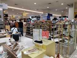 Mal Diserbu Bulan Ramadan dan Lebaran, Warga Cari Baju hingga Hiburan