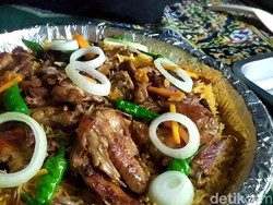 Sedap! Nasi Bukhari Laris Manis Saat Lebaran di Banjarnegara