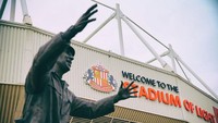 Ini adalah patung Bob Stokoe di Stadium of Light markas Sunderland. Foto: Getty Images/Alex Livesey