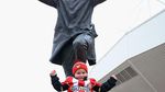 Foto Patung Legenda Sunderland yang Dikencingi Fans Newcastle