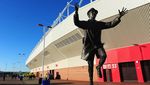 Foto Patung Legenda Sunderland yang Dikencingi Fans Newcastle