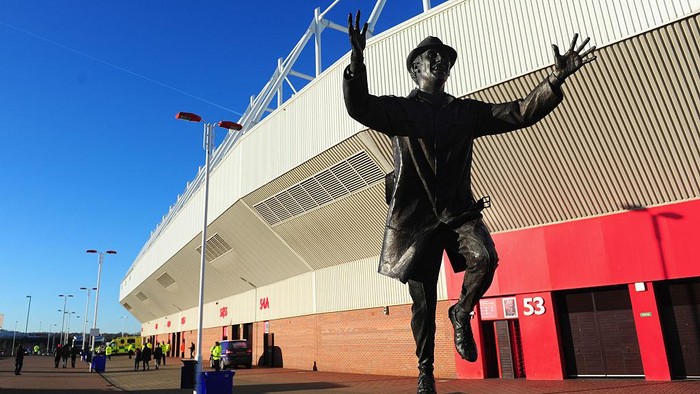 Patung Stokoe, Stadium of Light SUNDERLAND, ENGLAND - JANUARY 04: The Bob Stokoe statue pictured outside the stadium before the FA Cup Third Round match between Sunderland and Leeds United at Stadium of Light on January 4, 2015 in Sunderland, England. (Photo by Stu Forster/Getty Images)