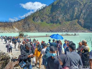 Penampakan Objek Wisata Kawah Putih yang Ramai Pengunjung Penampakan Objek Wisata Kawah Putih yang Ramai Pengunjung