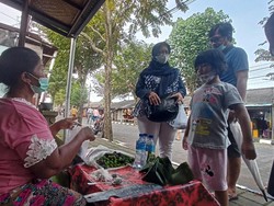 Nikmatnya Jaje Klepon, Kuliner Khas saat Berkunjung ke Tanah Lot