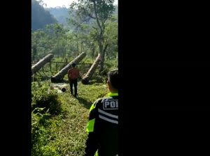Bikin Kaca Rumah Warga Bergetar, Perang Meriam Pohon di Tasik Dibubarkan Bikin Kaca Rumah Warga Bergetar, Perang Meriam Pohon di Tasik Dibubarkan