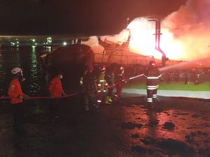 7 Fakta Kebakaran Kapal di Dermaga Wijayapura Cilacap 7 Fakta Kebakaran Kapal di Dermaga Wijayapura Cilacap
