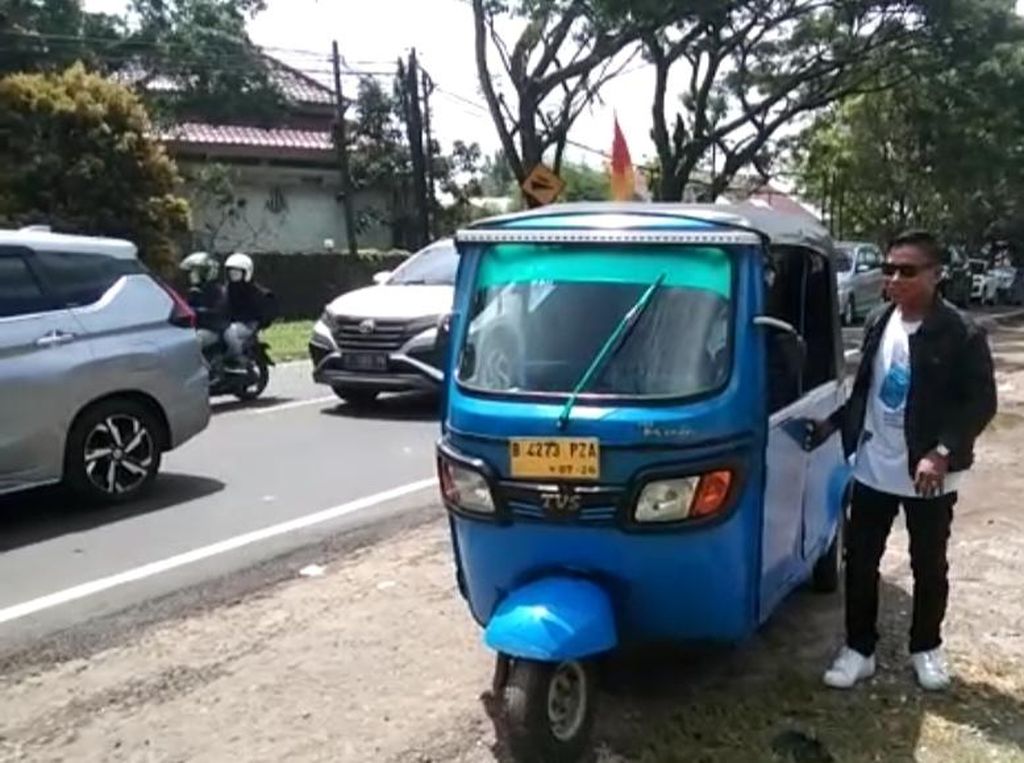 Demi Berhemat, Ramli Mudik dari Jakarta ke Lebak Bawa Bajaj Sendiri