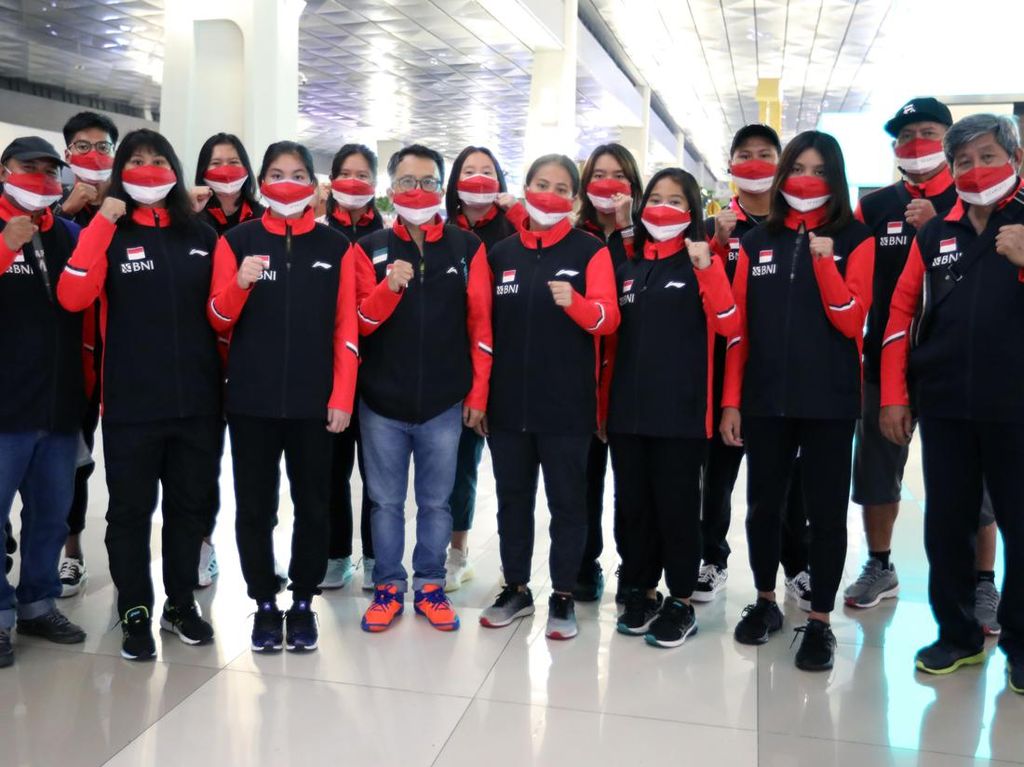 Suasana Lebaran, Tim Bulutangkis RI Menyongsong Thomas & Uber Cup Suasana Lebaran, Tim Bulutangkis RI Menyongsong Thomas & Uber Cup