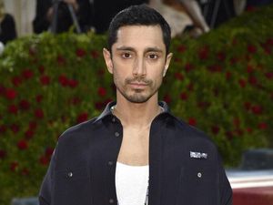 Usaha Riz Ahmed Demi Bikin Wajah Muslim Terlihat di Sinema Barat