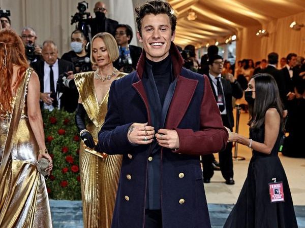 Shawn Mendes dan Camila Cabello Jalan Terpisah di Met Gala 2022