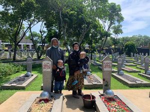 Tak Hanya Ziarah, Warga Ajak Anak ke TMP Kalibata untuk Wisata Edukasi Tak Hanya Ziarah, Warga Ajak Anak ke TMP Kalibata untuk Wisata Edukasi