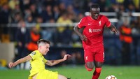 Squawka melansir lima bek tengah sebagai raja tekel di 5 Liga Top Eropa musim 2021/2022. Persentase tekelnya sukses dari rata-rata 40 kali tekel sepanjang musim (Getty Images)