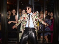 Jadi Trending, Gaya Nyentrik Penyanyi Ini di MET Gala Disebut Mirip Pak Tarno