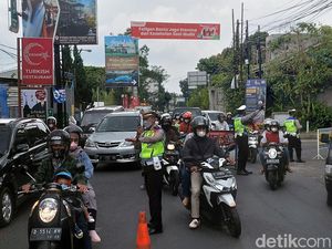 Cerita Wisatawan Terjebak Macet, Setiabudi-Lembang 2 Jam Cerita Wisatawan Terjebak Macet, Setiabudi-Lembang 2 Jam