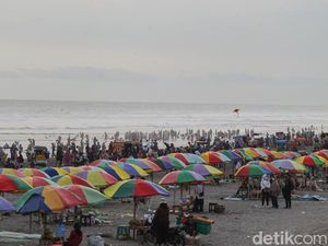 Begini Ramainya Pantai Parangtritis Bantul Saat Libur Lebaran Begini Ramainya Pantai Parangtritis Bantul Saat Libur Lebaran