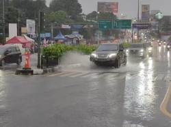 Diguyur Hujan Deras, Lalin di Simpang Gadog Arah Jakarta Lancar