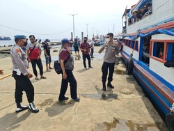 Kapal Bina Karya Rusak Kemudi di Laut Pulau G Jakut, 140 Wisatawan Dievakuasi