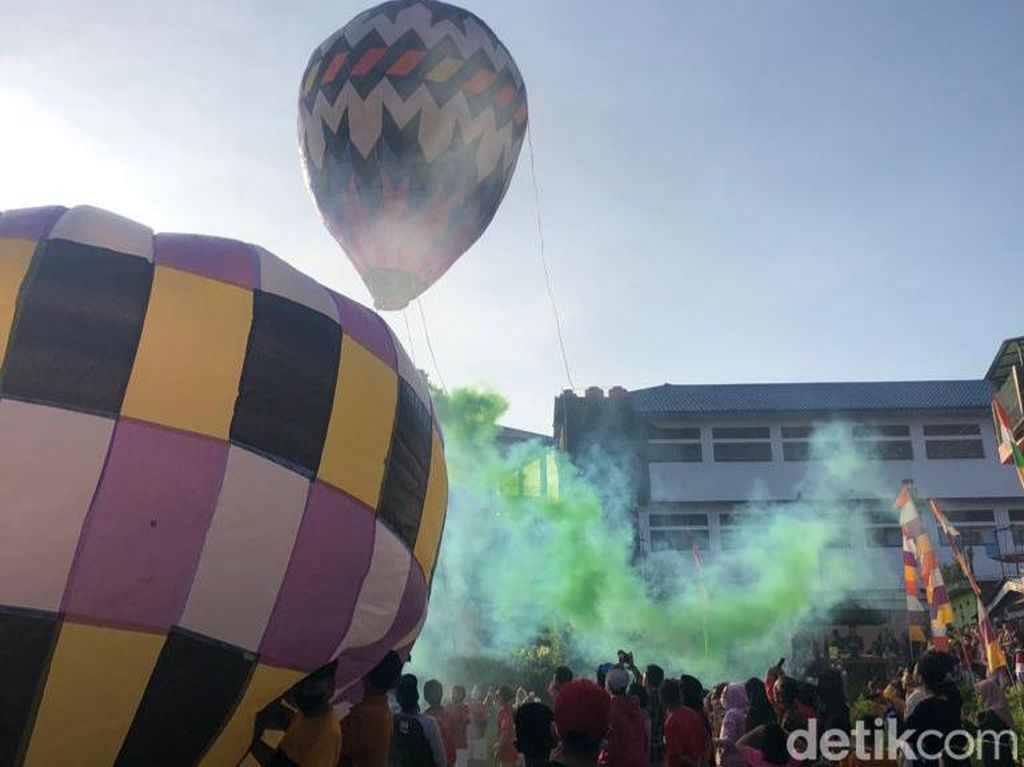 Heboh Balon Udara Teror Penerbangan di Langit Jateng-DIY Heboh Balon Udara Teror Penerbangan di Langit Jateng-DIY