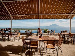 Nongkrong dengan View Cantik Sunset Terbaik di Nusa Penida