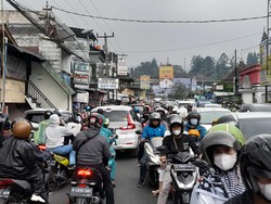 Jalur Alternatif  Puncak Macet, Wisatawan Mulai Pulang