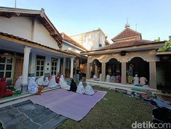 Jemaah Aboge Probolinggo Gelar Salat Idul Fitri Rabu Pagi Ini