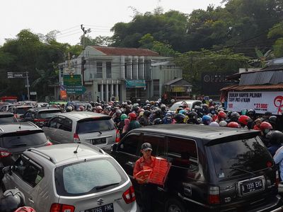 Penampakan Kemacetan Parah di Puncak Bogor Pagi Ini