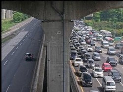 Update Tol Jakarta-Cikampek: Titik Macet, Tol MBZ Ditutup, Contraflow Berlaku