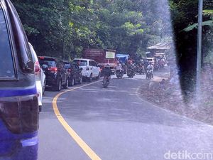 Jalur Wisata Palabuhanratu Padat Merayap, Ini Penyebabnya