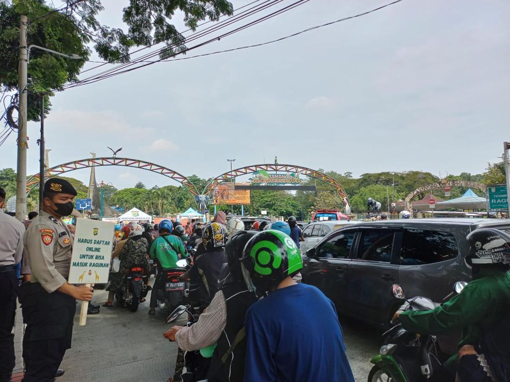 29.505 Orang Kunjungi Taman Margasatwa Ragunan Hari Ini