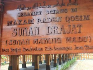 6 Wisata Religi Lamongan yang Bisa Dikunjungi saat Libur Lebaran 6 Wisata Religi Lamongan yang Bisa Dikunjungi saat Libur Lebaran