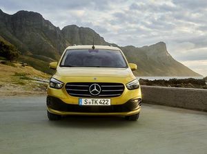 Wujud Mercedes-Bens T-Class yang Dijual Rp 445 Jutaan Wujud Mercedes-Bens T-Class yang Dijual Rp 445 Jutaan