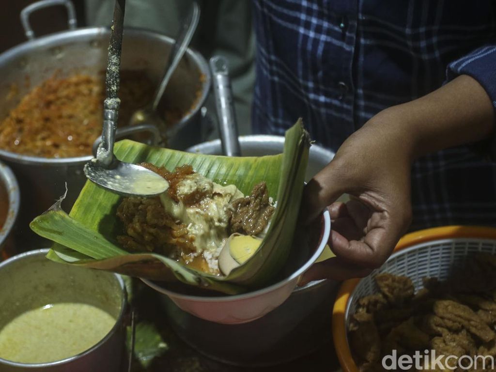 Rahasia Kenikmatan Nasi Ayam Bu Wido di Semarang