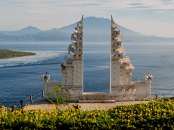 Turis Tetap Dilarang Naik Gunung di Bali meski Wayan Koster Lengser