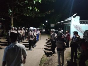 Redam Ketegangan Dua Kelompok, Bupati Lobar Turun ke Mareje Redam Ketegangan Dua Kelompok, Bupati Lobar Turun ke Mareje