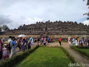 Ramai Banget, Candi Borobudur Diserbu Belasan Ribu Wisatawan Hari Ini