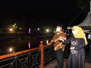 Diajak Khofifah Keliling Taman Belakang Grahadi, Prabowo Serasa di Amsterdam