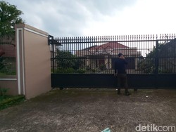 Maling Menyerah Usai Tepergok CCTV Online di Rumah Mewah Sukabumi