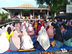 Jemaah Aboge di Purbalingga Baru Gelar Salat Id Hari Ini