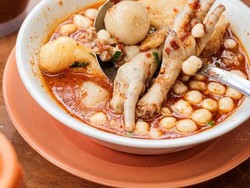 Kangen yang Pedas Segar? Ini  5 Tempat Makan Bakso Aci Enak di Jabodetabek