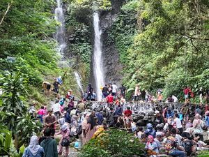 Curug Cilember, Airnya Seger Bikin Awet Muda! Cocok buat Akhir Pekan