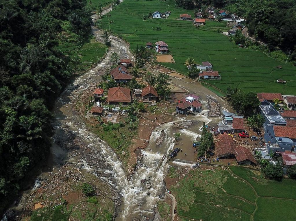 Usut Penyebab Banjir Bandang Sumedang, Polisi Uji Sampel Tanah