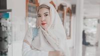 Potret Bella Sulian Si Aspri Hotman Paris dengan Hijab Saat Lebaran